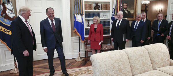 Доналд Трамп и Сергеј Лавров у Белој кући - Sputnik Србија