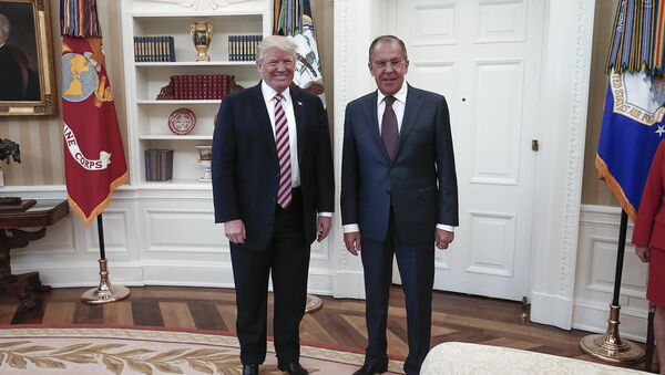 Predsednik SAD Donald Tramp i ministar spoljnih poslova Rusije Sergej Lavrov na sastanku u Beloj kući - Sputnik Srbija