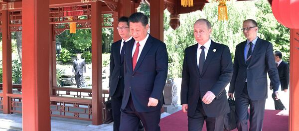 Predsednici Rusije i Kine Vladimir Putin i Si Đinping na forumu u Pekingu - Sputnik Srbija