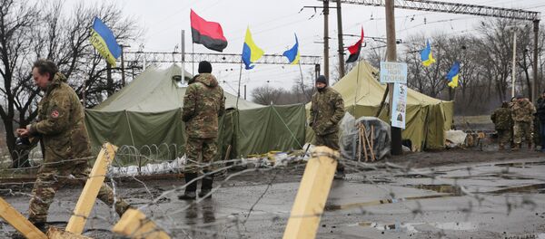Донбас - блокада украјинских националиста - Sputnik Србија