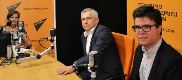 Boris Malagurski filmski reditelj i Zoran Stanojević  urednik u RTS-u sa gčavnom urednicom Sputnjika Ljubinkom Milinčić - Sputnik Srbija