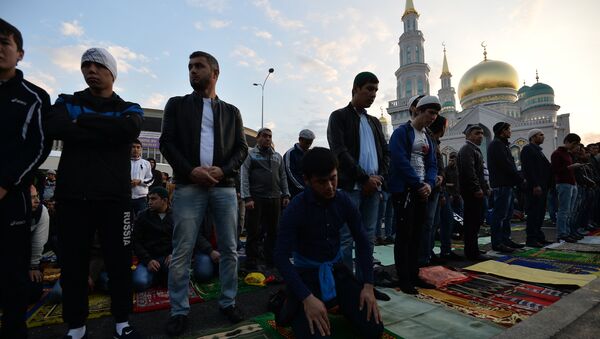 Курбан бајрам у саборној џамији у Москви - Sputnik Србија