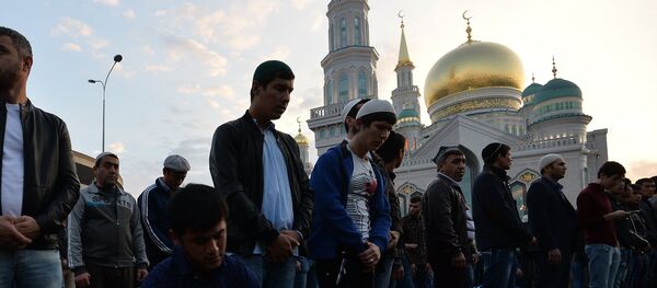 Kurban bajram u sabornoj džamiji u Moskvi - Sputnik Srbija