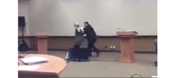 Хилари Клинтон се отима Доналду Трампу - Sputnik Србија