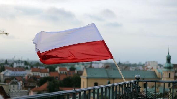 Zastava poljske na zgradi u Varšavi - Sputnik Srbija