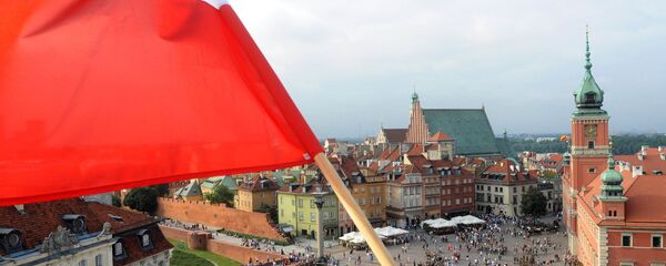 Застава пољске на згради у Варшави - Sputnik Србија