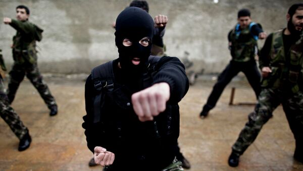 Pripadnici sirijske opozicije tokom obuke u blizini Idliba - Sputnik Srbija