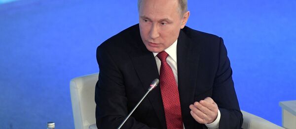 Председник Русије Владимир Путин на Међународном арктичком форуму - Sputnik Србија