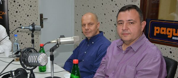 Politički analitičari Dragomir Anđelković  i Aleksnadar Pavić, gosti emisije Na nišanu Lazanskog. - Sputnik Srbija