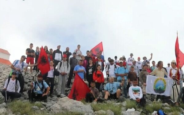Униформисани и наоружани Албанци окупирали Румију на Дан независности Црне Горе - Sputnik Србија