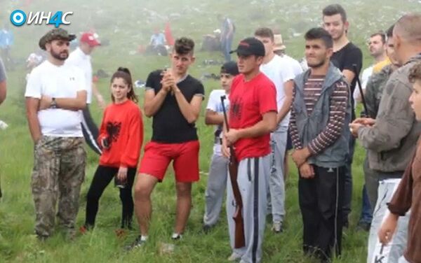 Униформисани и наоружани Албанци окупирали Румију на Дан независности Црне Горе - Sputnik Србија