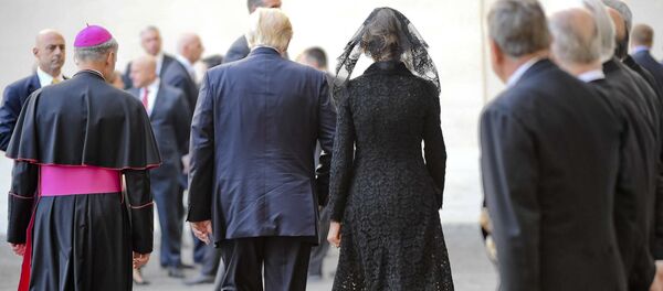 Доналд и Меланија Трамп у Ватикану - Sputnik Србија