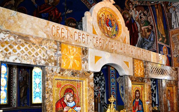 Унутрашњност цркве Светог великомученика Димитрија у Бајчетини. - Sputnik Србија