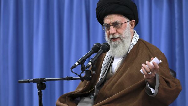 Ирански врховни вођа ајатолах Али Хамнеј обраћа се студентима у Техерану - Sputnik Србија