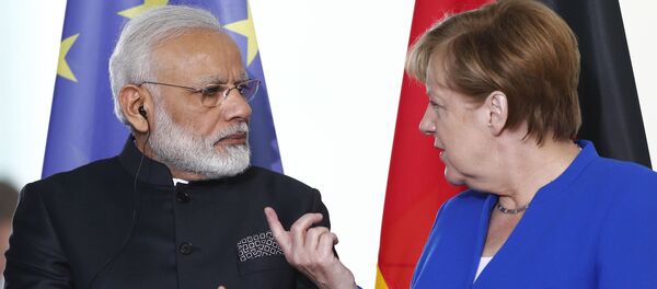 Premijer Indije Narendo Modi i kancelarka Nemačke Angela Merkel Premijer Indije Narendo Modi i kancelarka Nemačke Angela Merkel - Sputnik Srbija