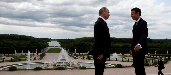 Председници Русије и Француске, Владимир Путин и Емануел Макрон у Версају Председници Русије и Француске, Владимир Путин и Емануел Макрон у Версају - Sputnik Србија
