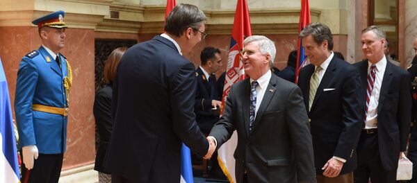 Нови председник Србије Александар Вучић и амбасадор САД Кајл Скот. Нови председник Србије Александар Вучић и амбасадор САД Кајл Скот. - Sputnik Србија