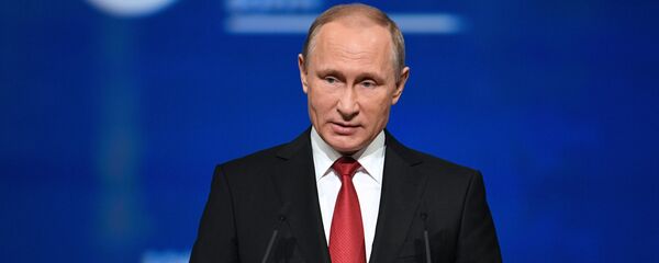 Руски председник Владимир Путин на Међународном економском форуму у Санкт Петербургу Руски председник Владимир Путин на Међународном економском форуму у Санкт Петербургу - Sputnik Србија