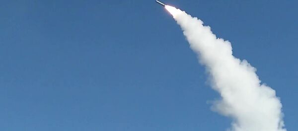 Боевой пуск ракеты из комплекса Искандер-М на полигоне Капустин Яр в Астраханской области - Sputnik Србија