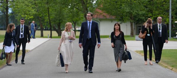 Александар Вучић са сарадницама током састанка лидера југоисточне Европе, Процеса Брдо - Бриони код Крања. - Sputnik Србија