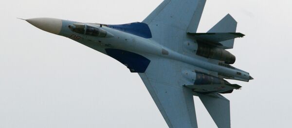 Показни лет авиона Су-27 - Sputnik Србија