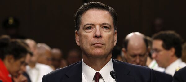 Bivši direktor FBI Džejms Komi na svedočenju. Bivši direktor FBI Džejms Komi na svedočenju. - Sputnik Srbija