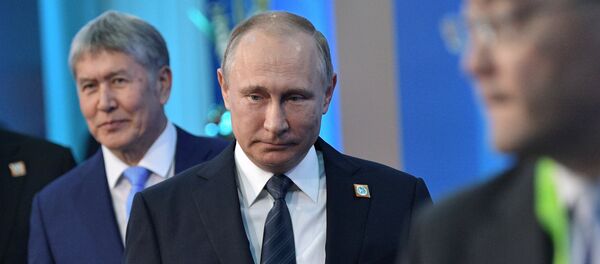 Руски председник Владимир Путин на седници ШОС-а у Астани - Sputnik Србија