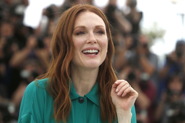 Džulijen Mur Džulijen Mur - Sputnik Srbija