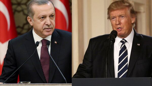 Турски председник Реџеп Тајип Ердоган и амерички Доналд Трамп - Sputnik Србија
