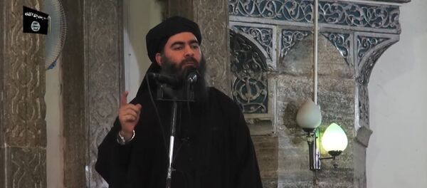Вођа терористичке групе ДАЕШ Абу Бакр ел Багдади обраћа се муслиманима у џамији у Мосулу - Sputnik Србија
