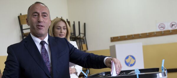 Kandidat za premijera Kosova Ramuš Haradinaj glasa na biračkom mestu u Prištini Kandidat za premijera Kosova Ramuš Haradinaj glasa na biračkom mestu u Prištini - Sputnik Srbija