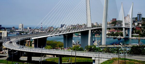 Вантовый мост через бухту Золотой Рог во Владивостоке - Sputnik Србија