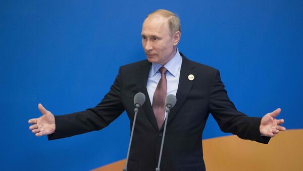 Predsednik Rusije Vladimir Putin govori na forumu Jedan pojas - jedan put u Pekingu - Sputnik Srbija