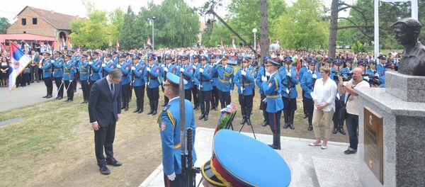 Отварање споменика Тибору Церни, једном од 108 припадника Војске Југославије који су страдали у одбрани рејона карауле Кошаре. Отварање споменика Тибору Церни, једном од 108 припадника Војске Југославије који су страдали у одбрани рејона карауле Кошаре. - Sputnik Србија