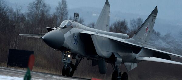 Avion MiG-31 na vojnoj vežbi - Sputnik Srbija