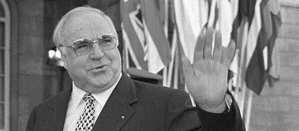 Хелмут Кол Хелмут Кол - Sputnik Србија
