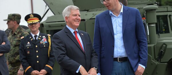 Амбасадор САД у Србији Кајл Скот и Александар Вучић. - Sputnik Србија