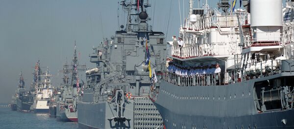 Бродови Црноморске флоте на генералној проби војно-поморске параде у Севастопољу - Sputnik Србија