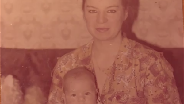Irina Belova i njen sin Artur - Sputnik Srbija