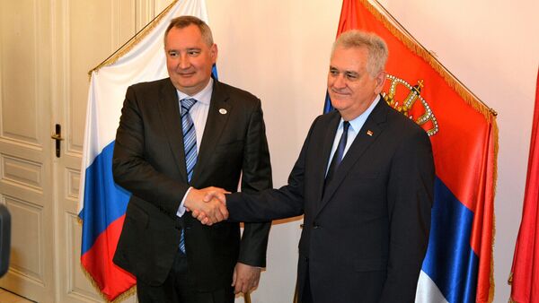 Zamenik ruskog premijera Dmitrija Rogozina i bivši predsednik Srbije Tomislav Nikolić - Sputnik Srbija