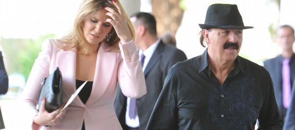 Haris Džinović sa suprugom - Sputnik Srbija