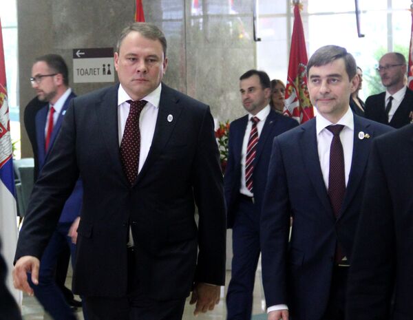 Подпредедник руске Думе Петар Толстој и посланик Думе Сергеј Железњак на инаугурације српског председника Александра Вучића. Подпредедник руске Думе Петар Толстој и посланик Думе Сергеј Железњак на инаугурације српског председника Александра Вучића. - Sputnik Србија