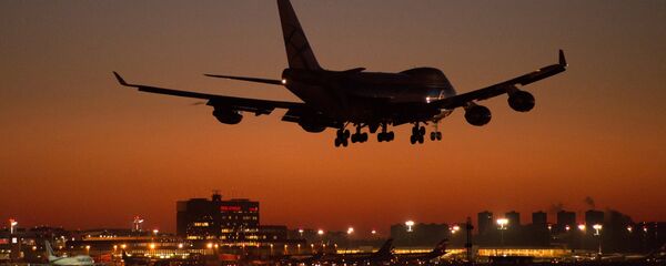 Авион Боинг 747 слеће на аеродром Шереметјево у Москви - Sputnik Србија
