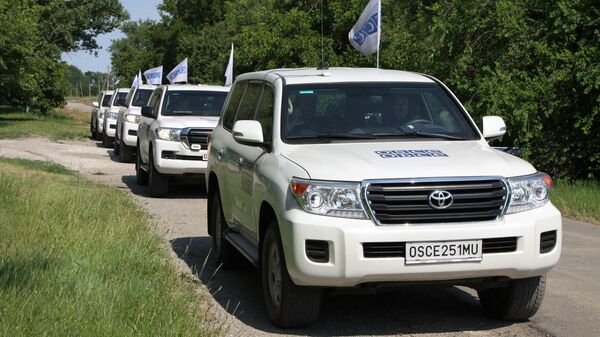 Конвој возила Специјалне посматрачке мисије ОЕБС-а у посети Донбасу - Sputnik Србија