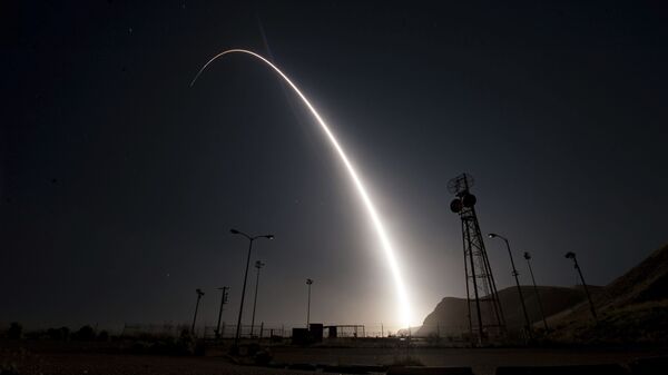 Лансирање интерконтиненталне балистичке ракете из војне базе Ванденберг у Калифорнији - Sputnik Србија
