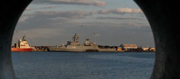 Britanski vojni brod Difender u kiparskoj luci Limasol. - Sputnik Srbija