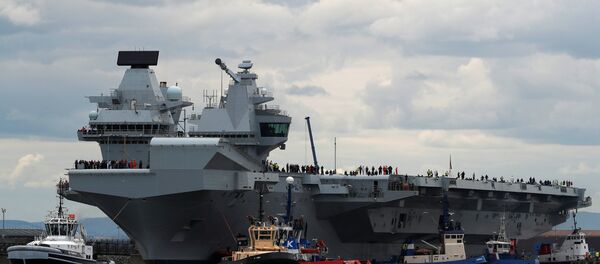 Највећи британски носач авиона Краљица Елизабета. - Sputnik Србија