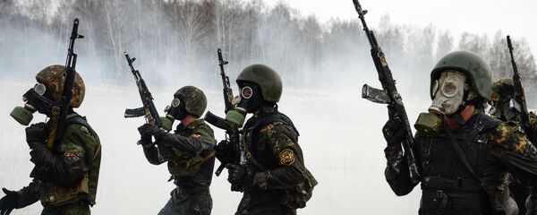 Руски специјалци у гас маскама - Sputnik Србија