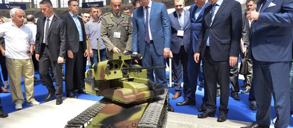 Aleksandar Vučić na Sajmu naoružanja - Sputnik Srbija