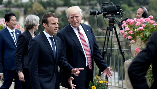 Председници Француске и САД Емануел Макрон и Доналд Трамп на самиту Г7 на Сицилији - Sputnik Србија